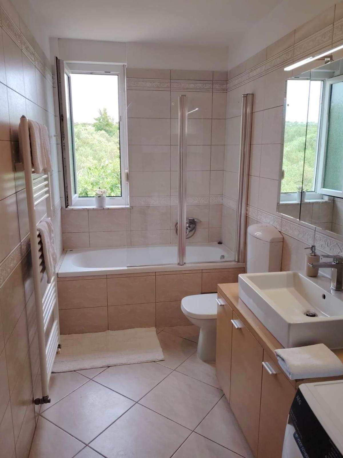 Luxury Beach Apartment Biograd Na Moru Eksteriør billede