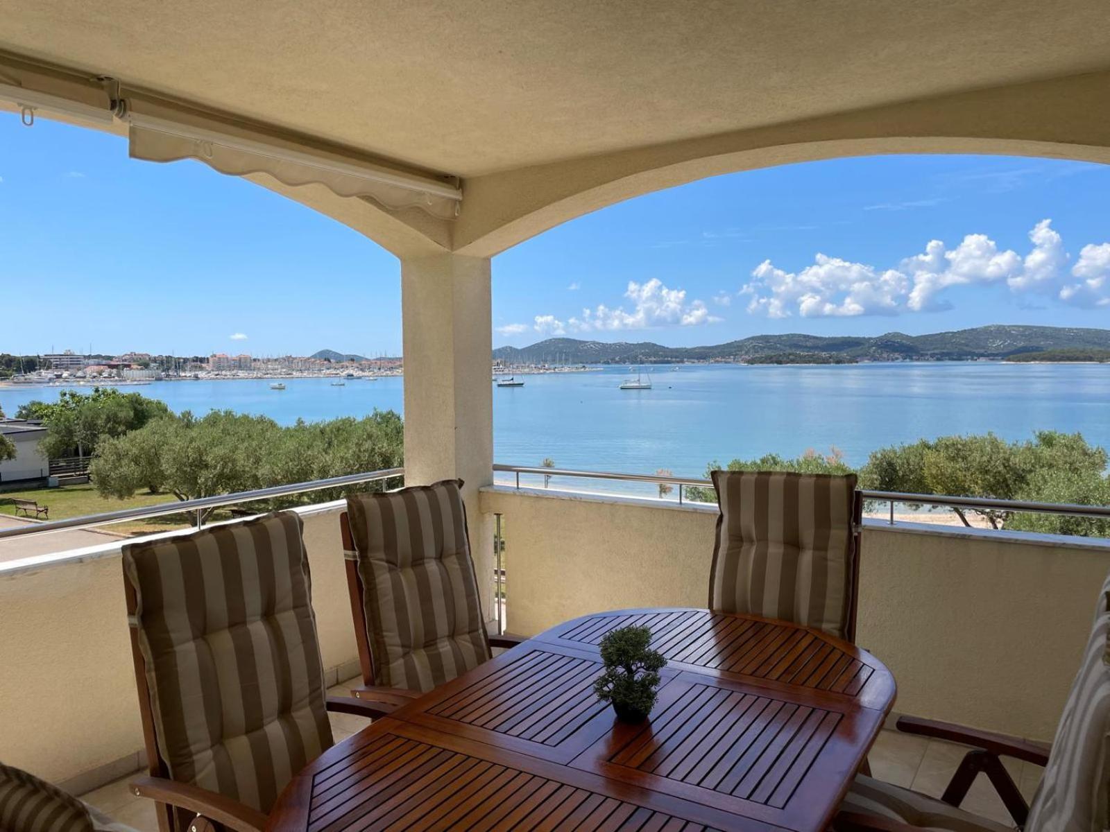 Luxury Beach Apartment Biograd Na Moru Eksteriør billede